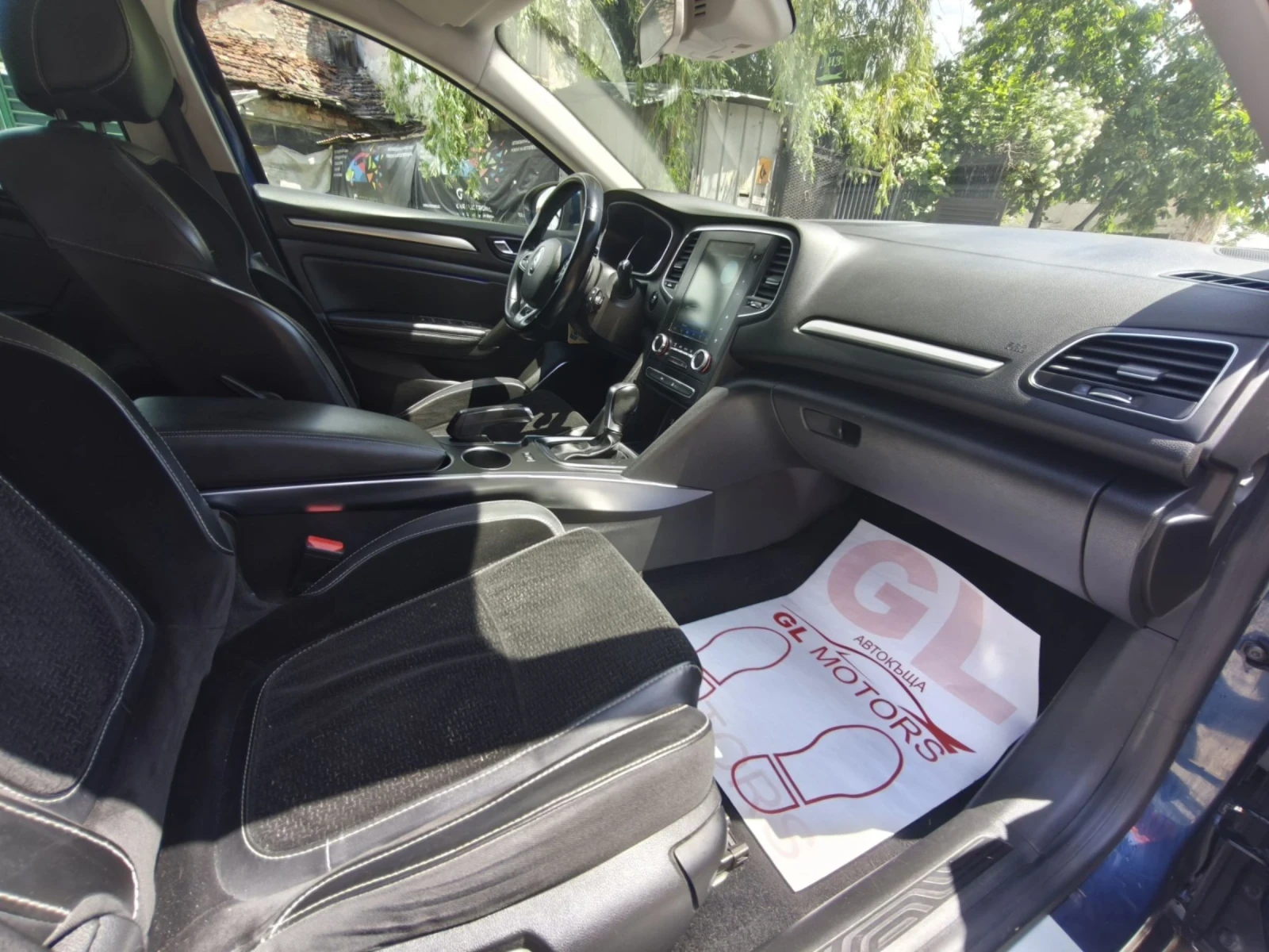 Renault Megane 1.5dci AUTOMATIC , снимка 16 - Автомобили и джипове - 54704518