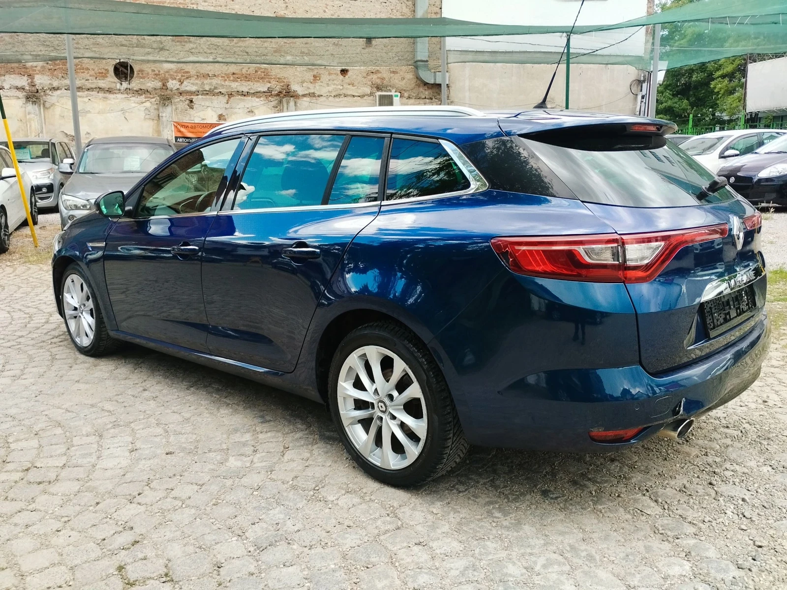 Renault Megane 1.5dci AUTOMATIC , снимка 8 - Автомобили и джипове - 54704518