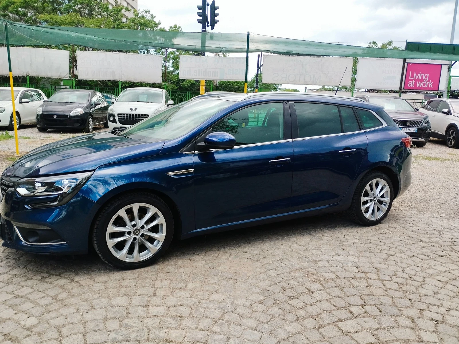 Renault Megane 1.5dci AUTOMATIC , снимка 6 - Автомобили и джипове - 54704518
