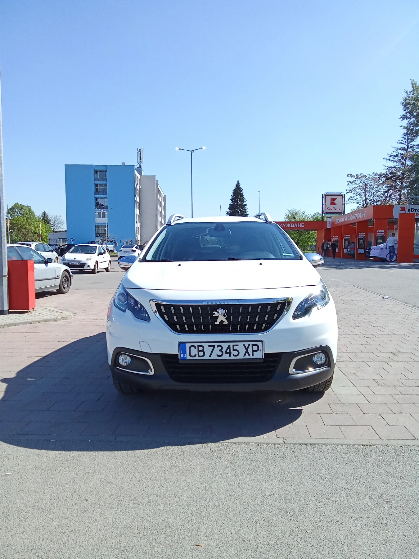 Peugeot 2008 1.2 бензин , снимка 11 - Автомобили и джипове - 54746410