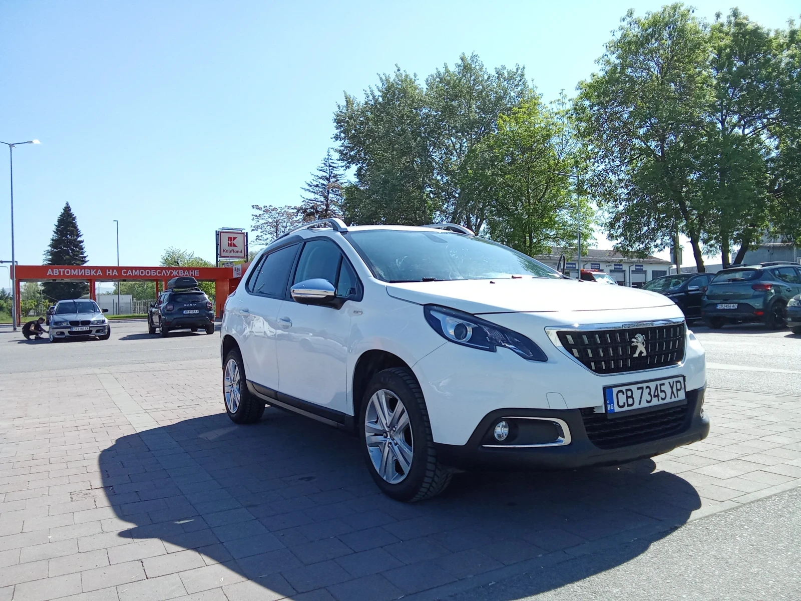 Peugeot 2008 1.2 бензин 