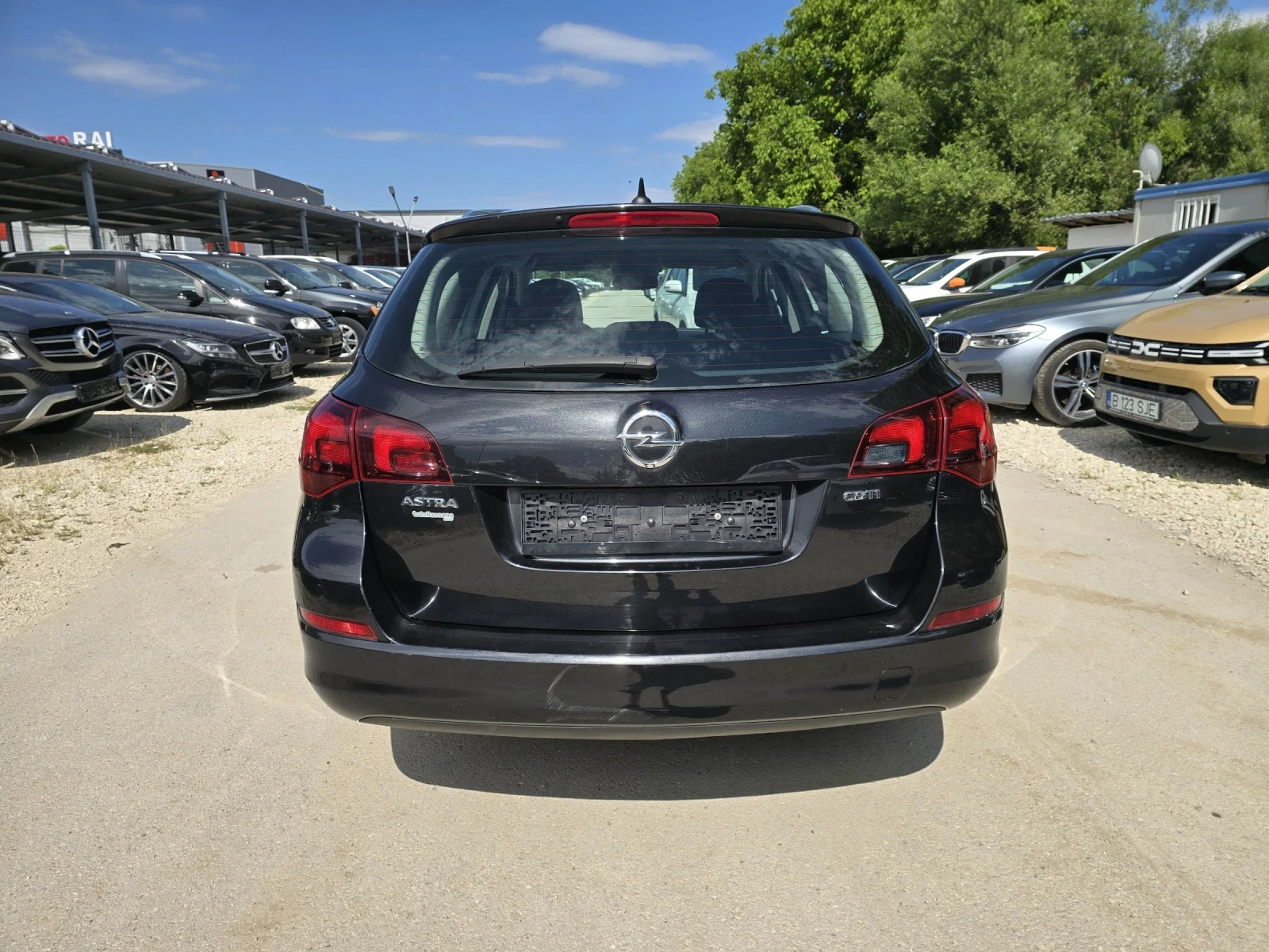 Opel Astra SPORT TOURER 1.7cdti 125к.с , снимка 6 - Автомобили и джипове - 54915435