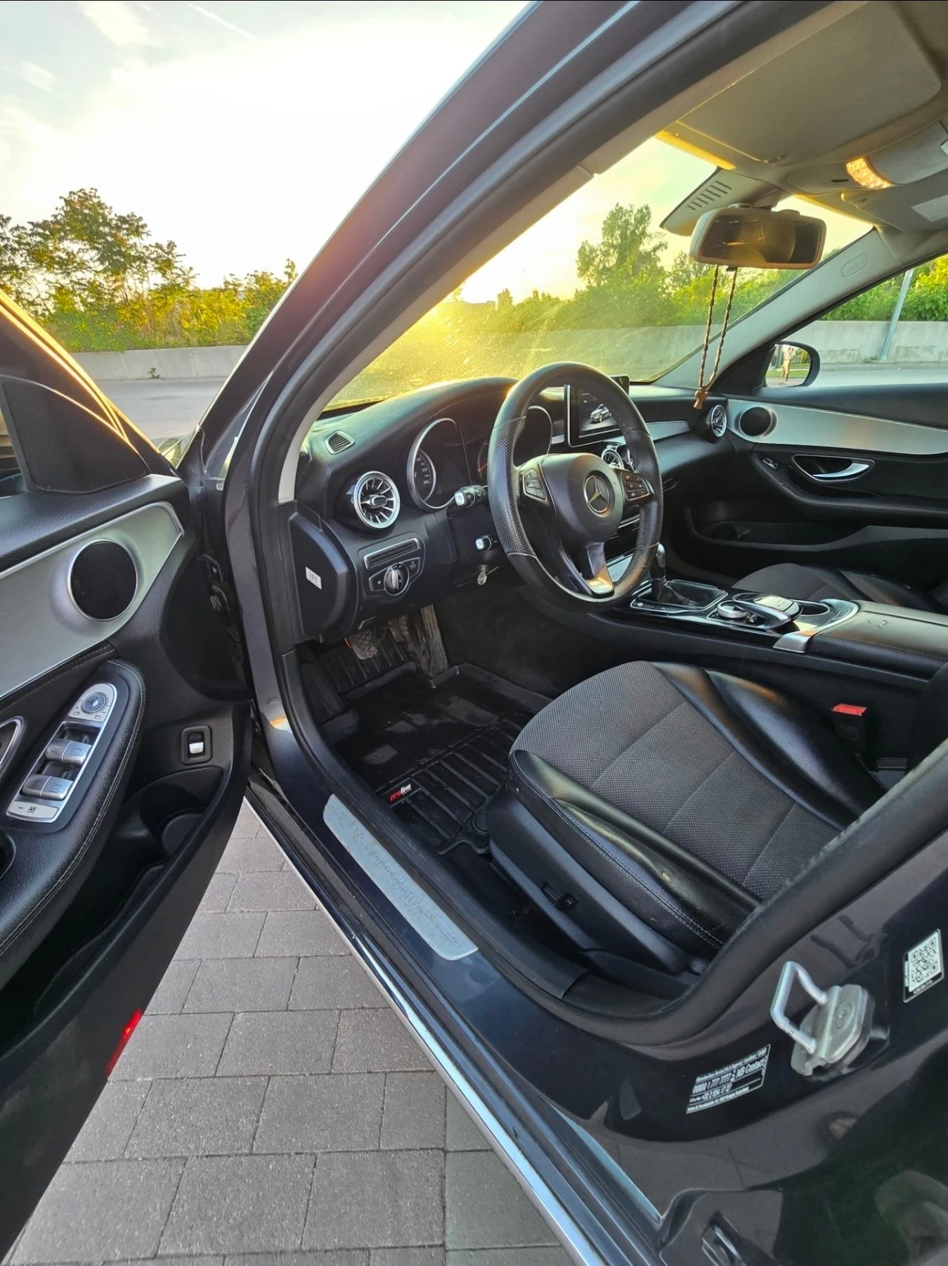 Mercedes-Benz C 180 Avantgarde, снимка 5 - Автомобили и джипове - 54948544