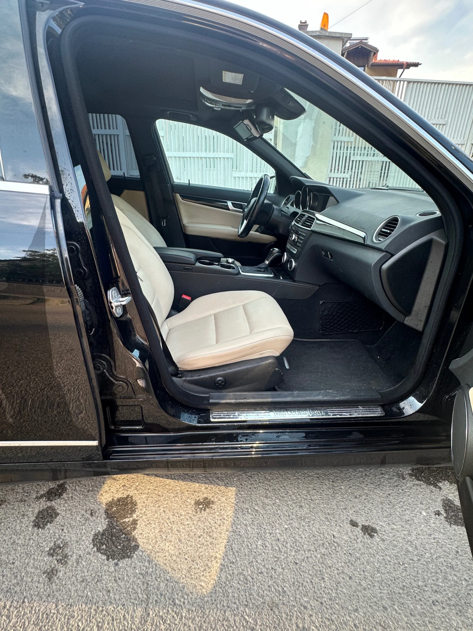 Mercedes-Benz C 350 4 MATIC, снимка 10 - Автомобили и джипове - 55002609
