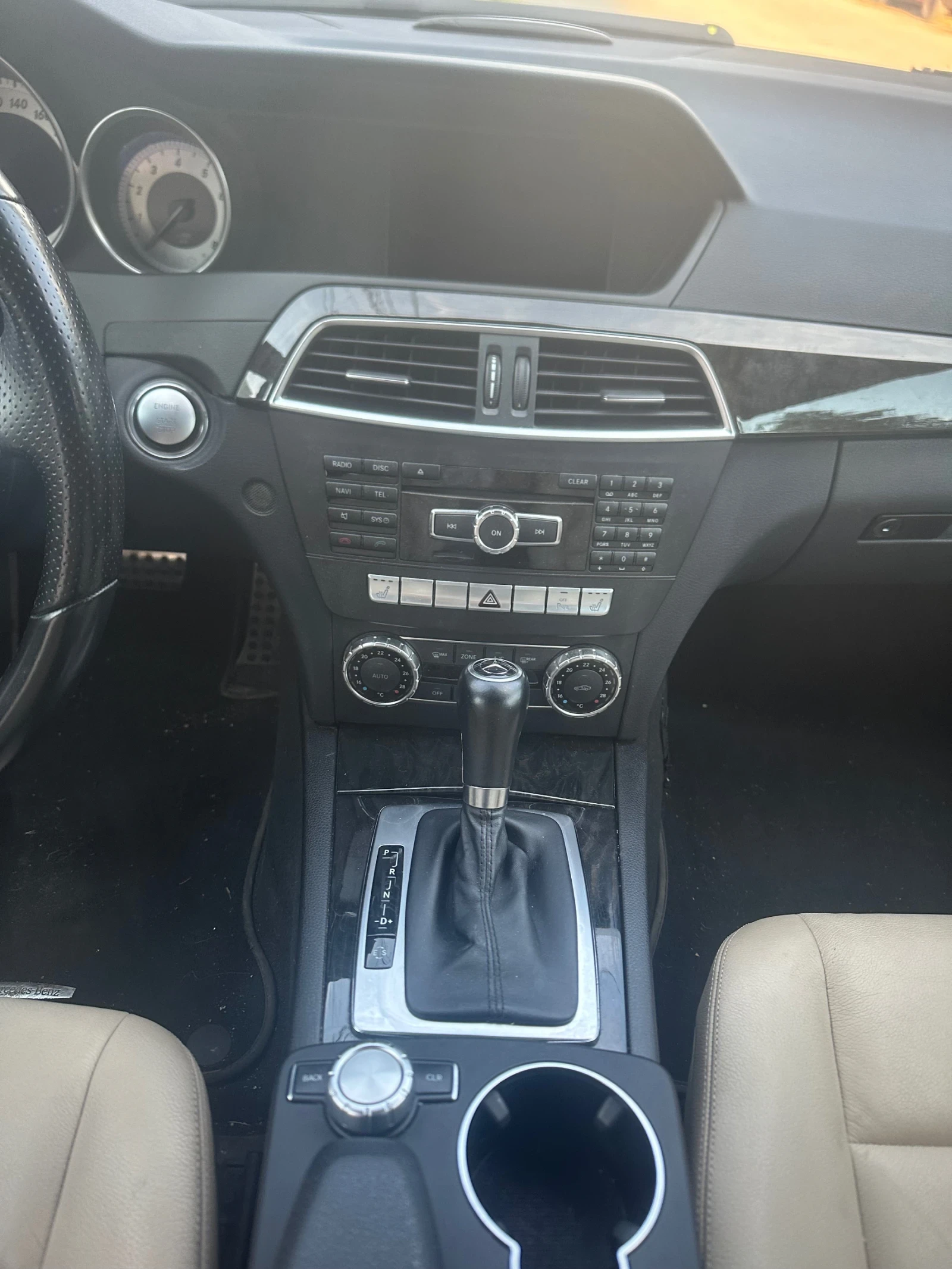 Mercedes-Benz C 350 4 MATIC, снимка 13 - Автомобили и джипове - 55002609