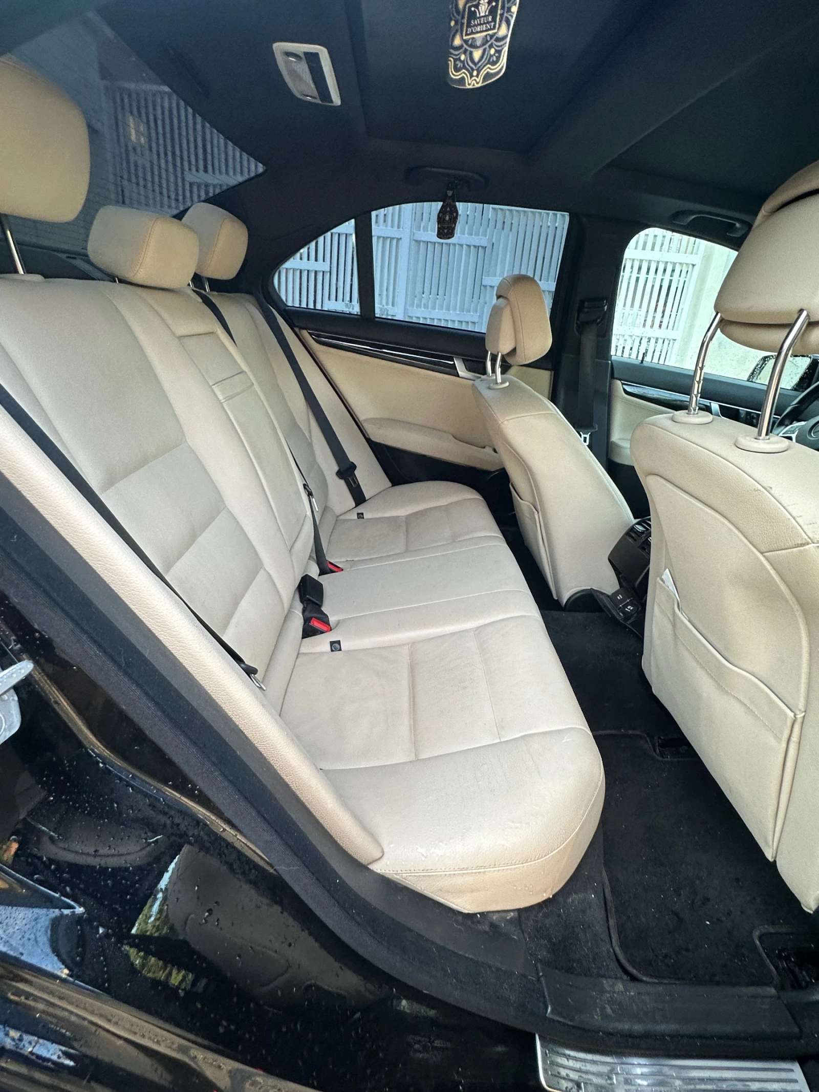 Mercedes-Benz C 350 4 MATIC, снимка 11 - Автомобили и джипове - 55002609