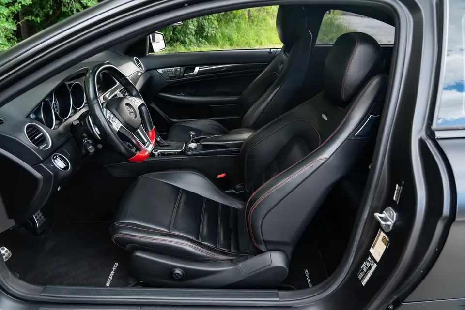 Mercedes-Benz C 63 AMG  BLACK SERIES KIT | ФИКСИРАНА ЦЕНА | CLEAN CARFAX , снимка 6 - Автомобили и джипове - 55225863
