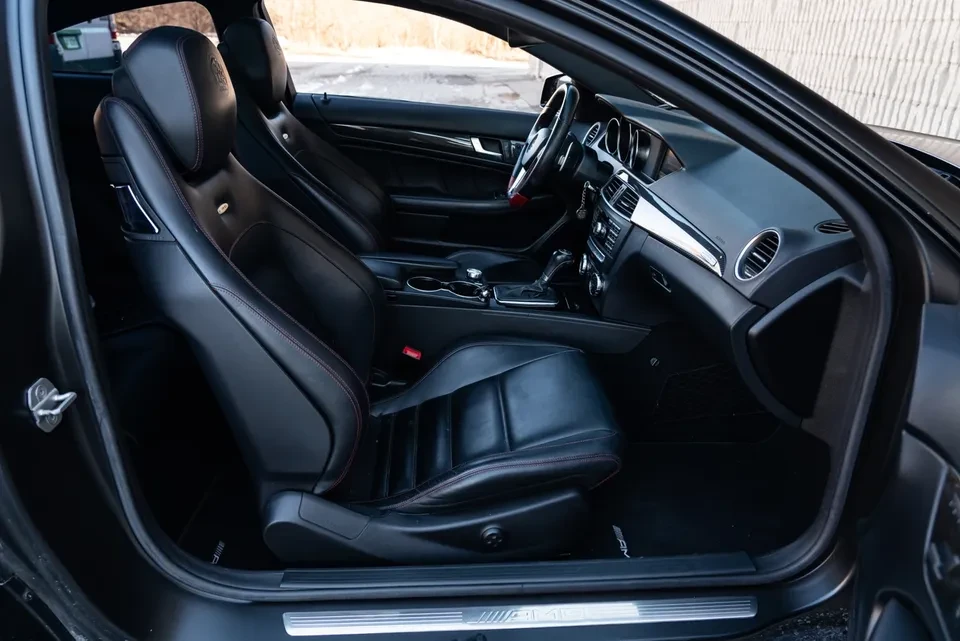 Mercedes-Benz C 63 AMG  BLACK SERIES KIT | ФИКСИРАНА ЦЕНА | CLEAN CARFAX , снимка 17 - Автомобили и джипове - 55225863