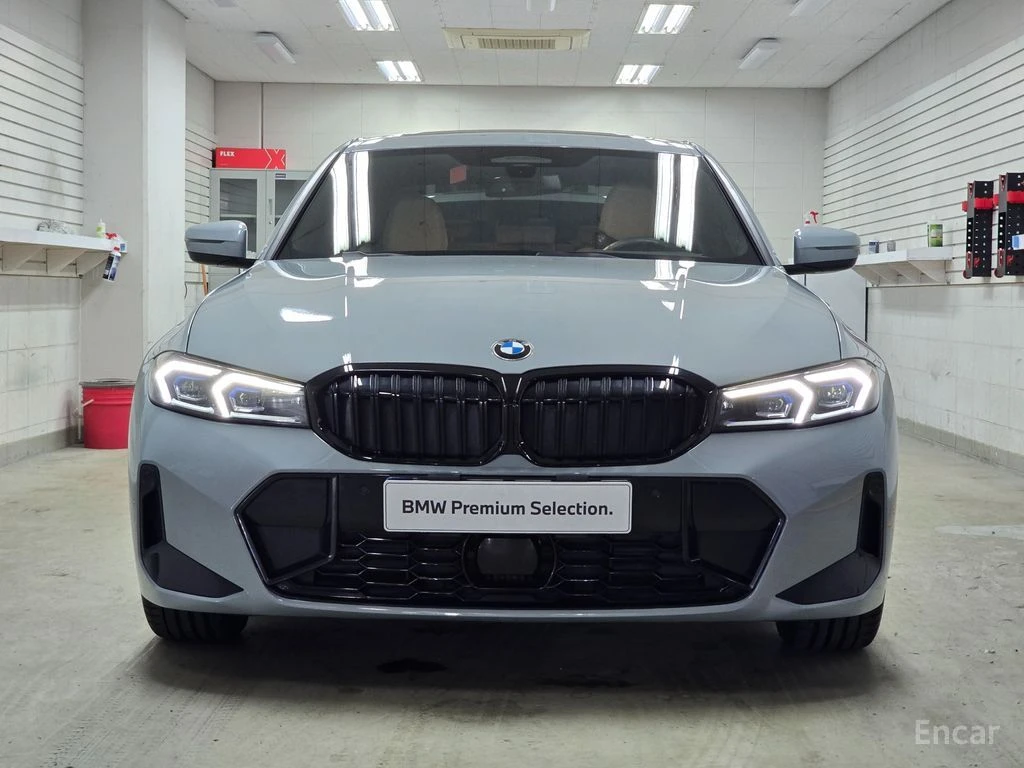 BMW 320 i M SPORT* DISTRONIC* HEAD-UP* ПОДГРЕВ* КАМЕРА* , снимка 2 - Автомобили и джипове - 55277743
