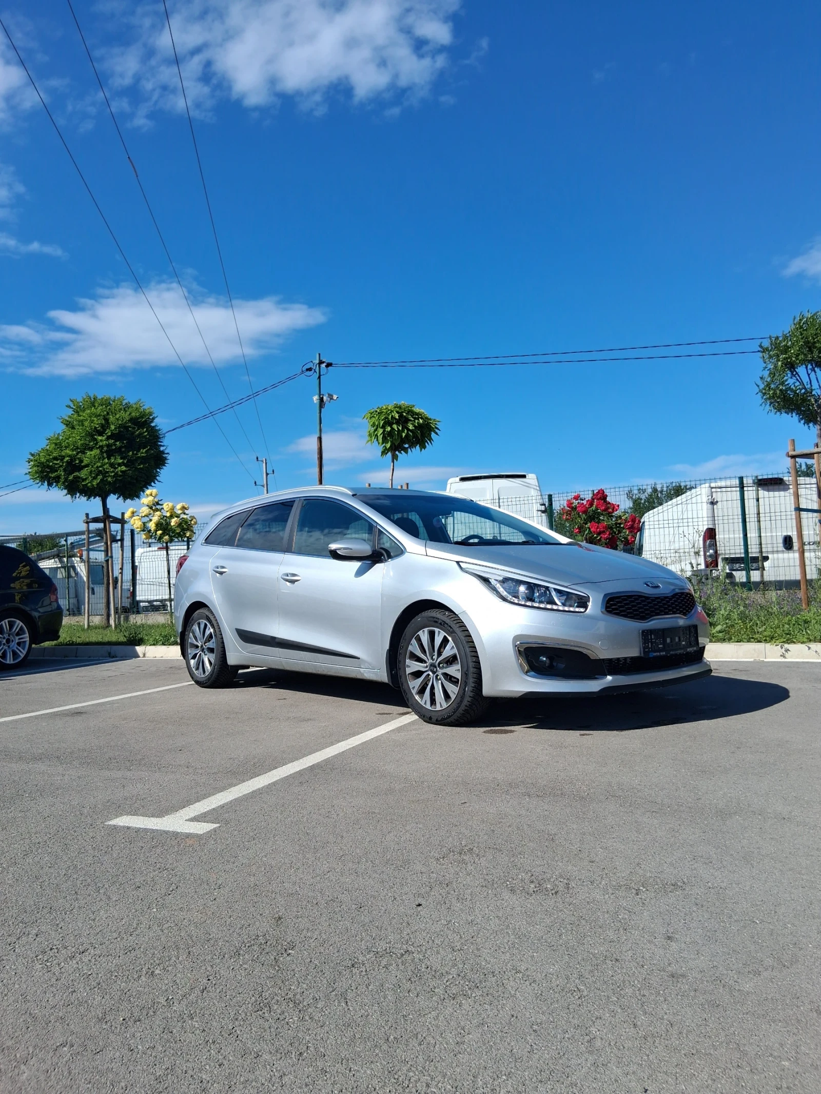Kia Ceed 1.4 100 кс, снимка 14 - Автомобили и джипове - 55353417