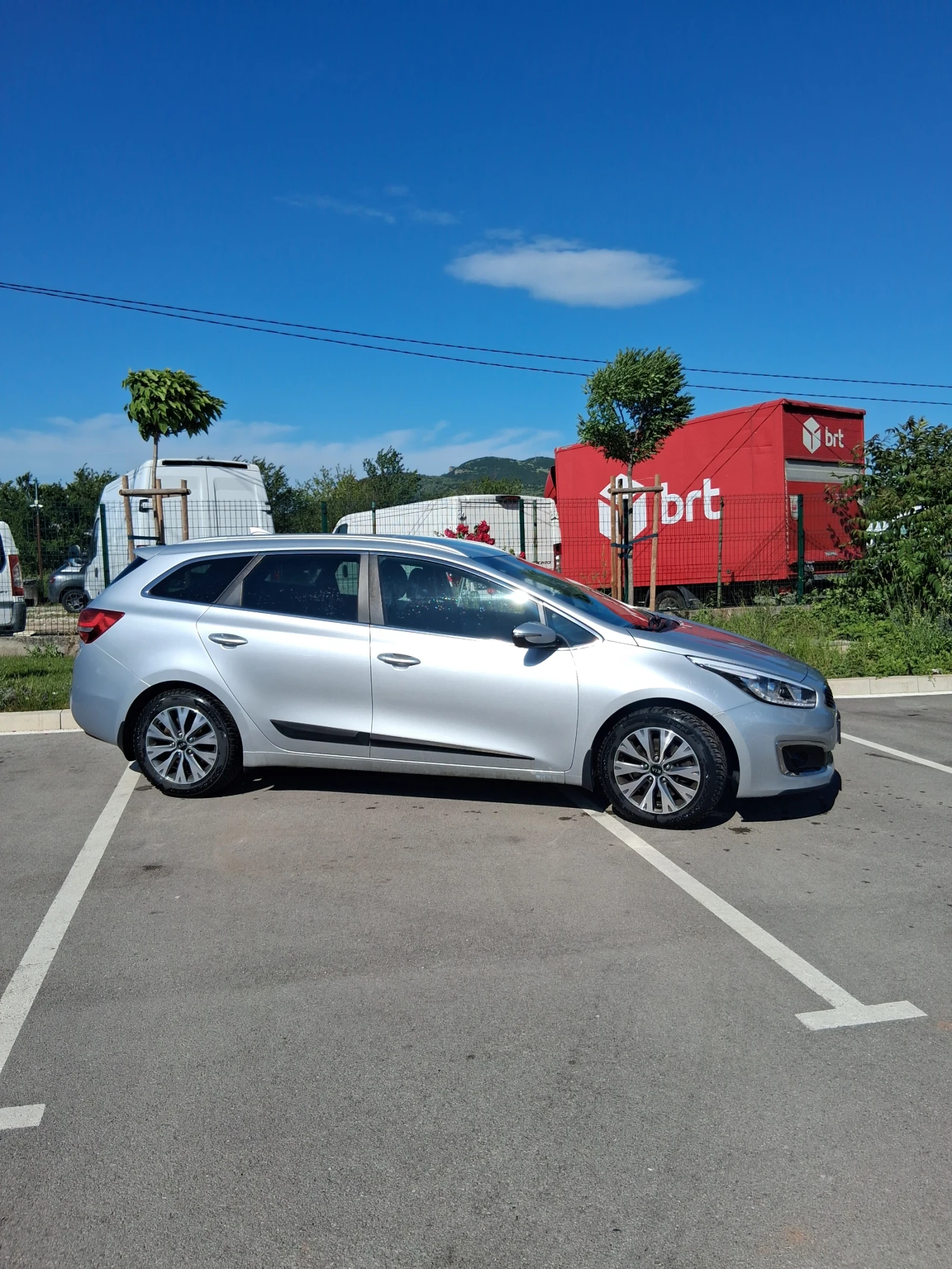 Kia Ceed 1.4 100 кс, снимка 3 - Автомобили и джипове - 55353417