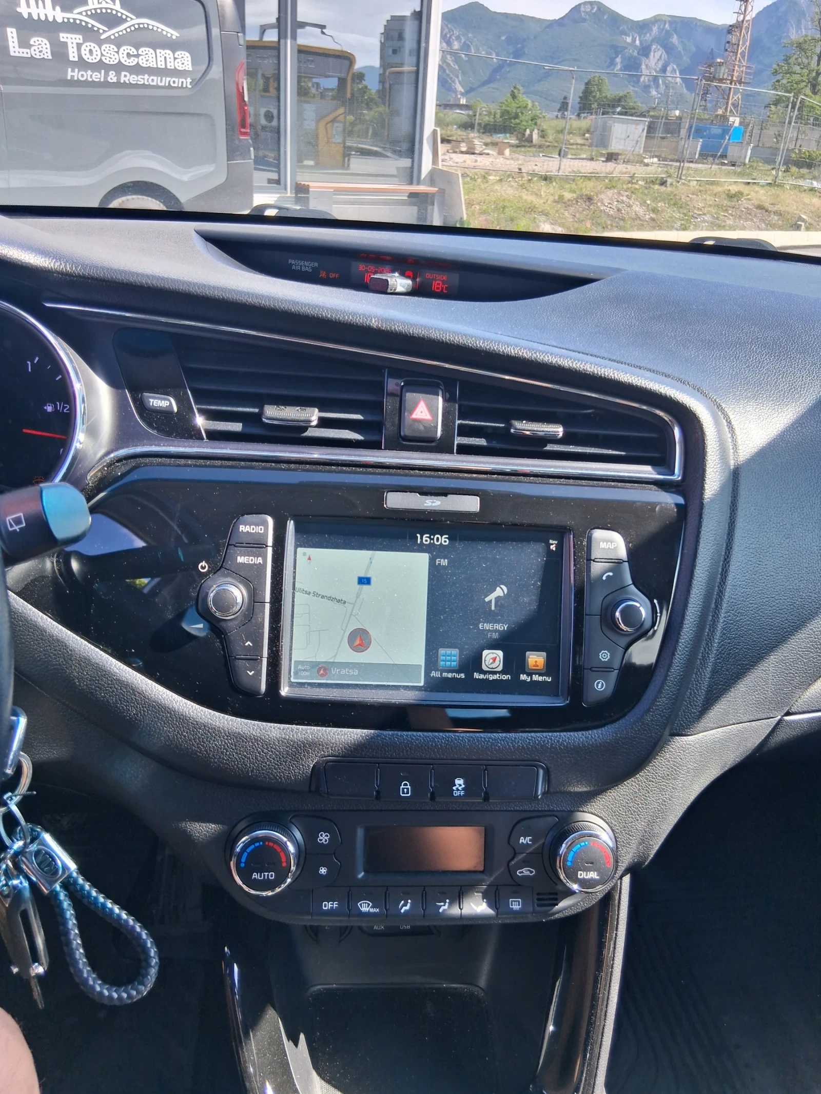 Kia Ceed 1.4 100 кс, снимка 11 - Автомобили и джипове - 55353417