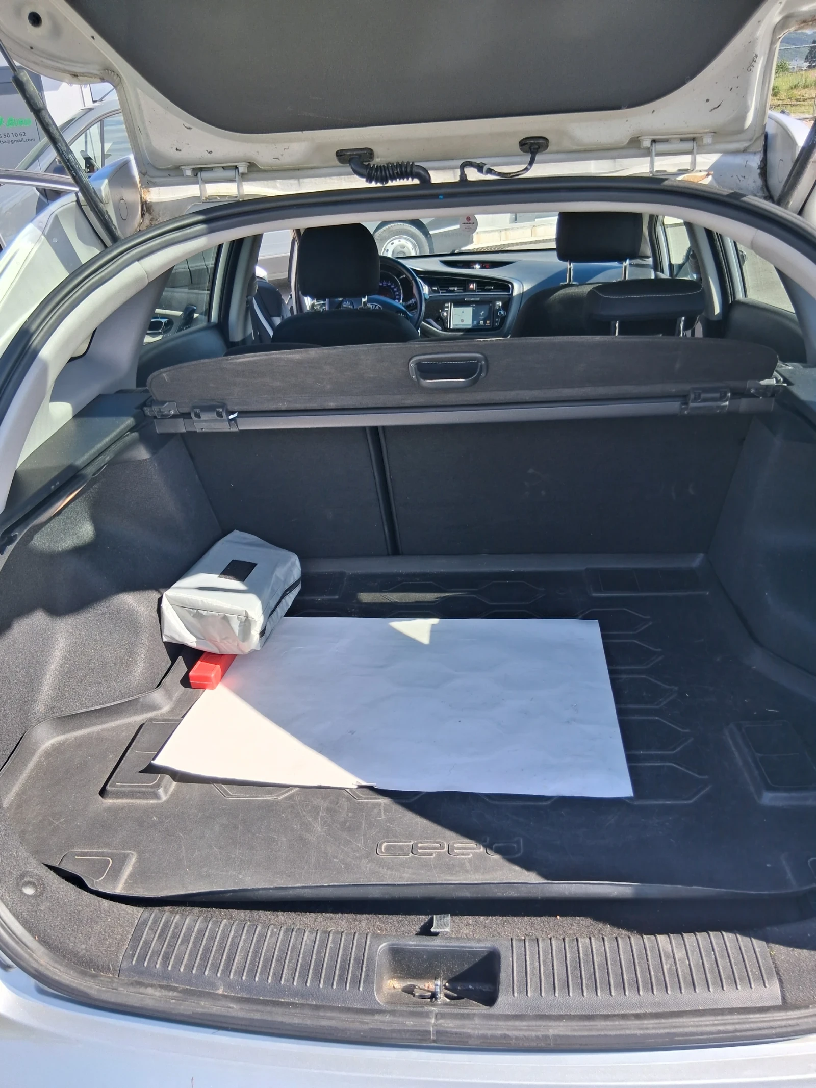 Kia Ceed 1.4 100 кс, снимка 10 - Автомобили и джипове - 55353417