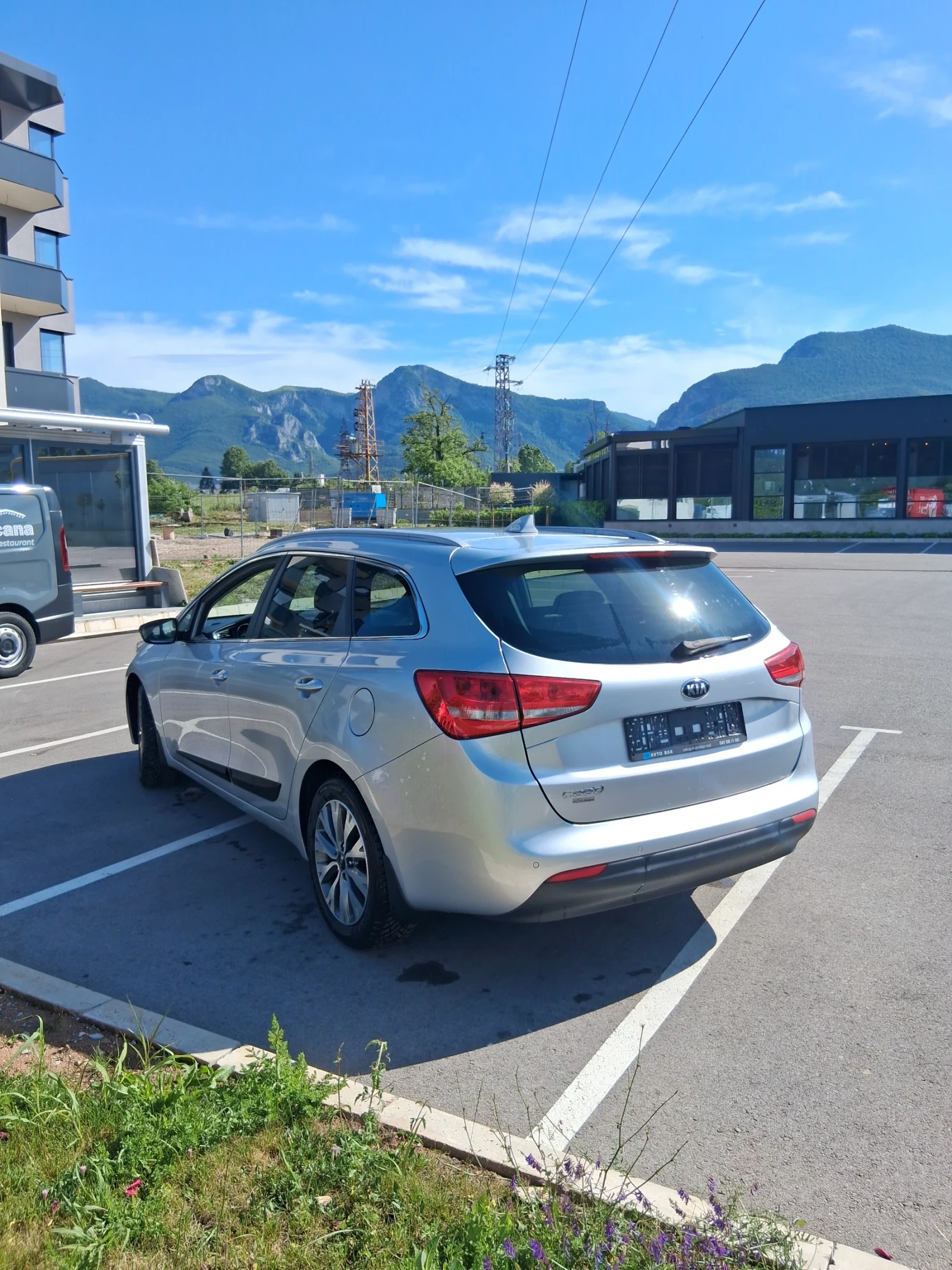 Kia Ceed 1.4 100 кс, снимка 5 - Автомобили и джипове - 55353417