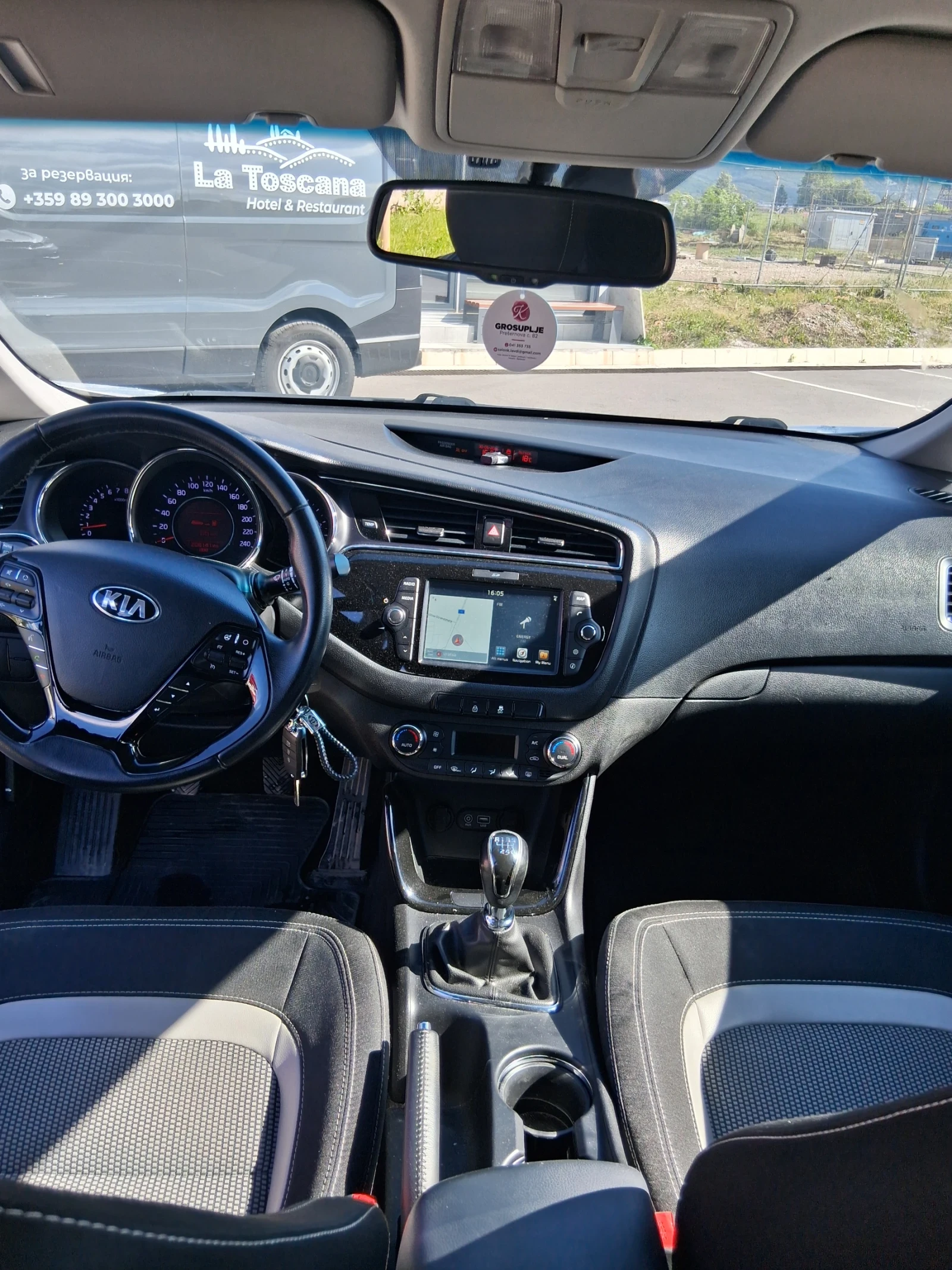 Kia Ceed 1.4 100 кс, снимка 9 - Автомобили и джипове - 55353417