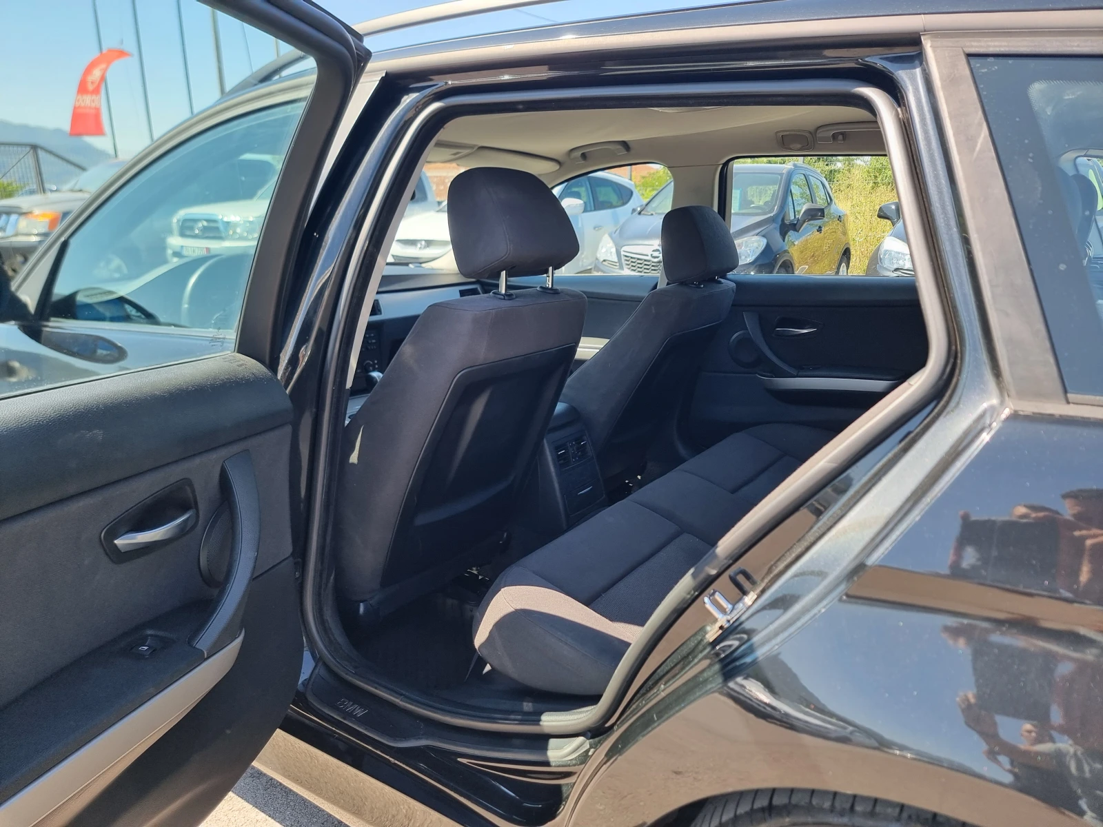 BMW 320 2.0D, снимка 11 - Автомобили и джипове - 55477126