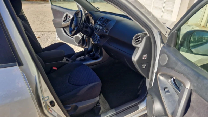 Toyota Rav4 2.0i, АВТОМАТ, 4Х4, FACELIFT, Keyless, снимка 15 - Автомобили и джипове - 52636016