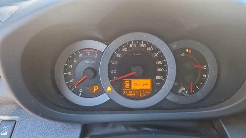 Toyota Rav4 2.0i, АВТОМАТ, 4Х4, FACELIFT, Keyless, снимка 10 - Автомобили и джипове - 52636016