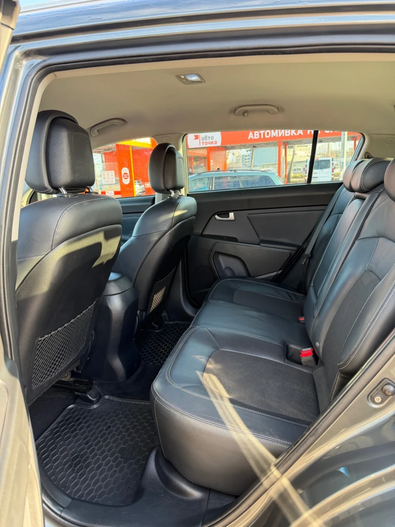 Kia Sportage, снимка 15 - Автомобили и джипове - 52754273