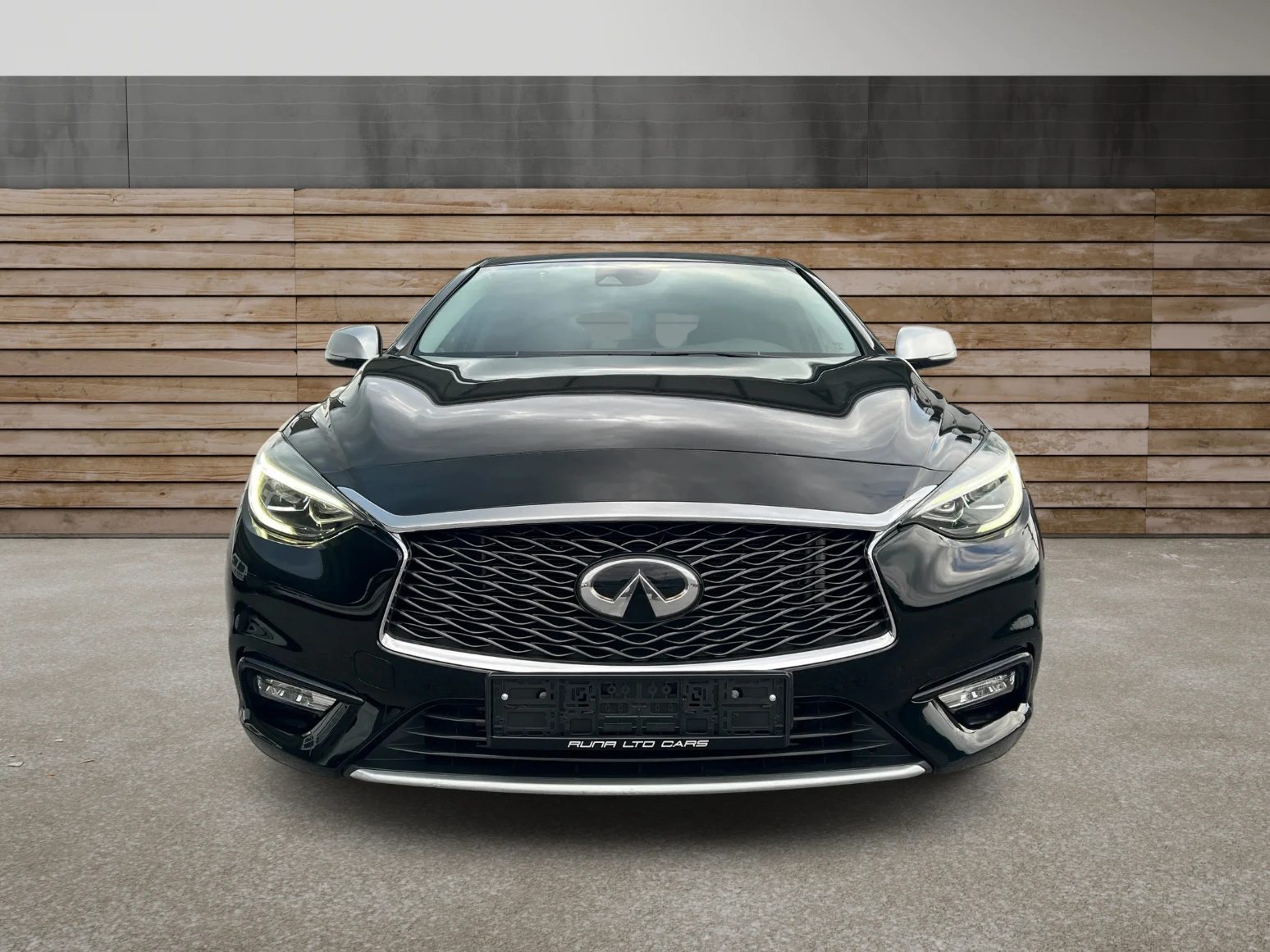 Infiniti Q30 1.5d Premium LED Подгрев Кожа Алакнтара BOSE - изображение 2