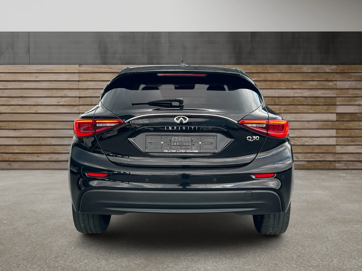 Infiniti Q30 1.5d Premium LED Подгрев Кожа Алакнтара BOSE - изображение 5