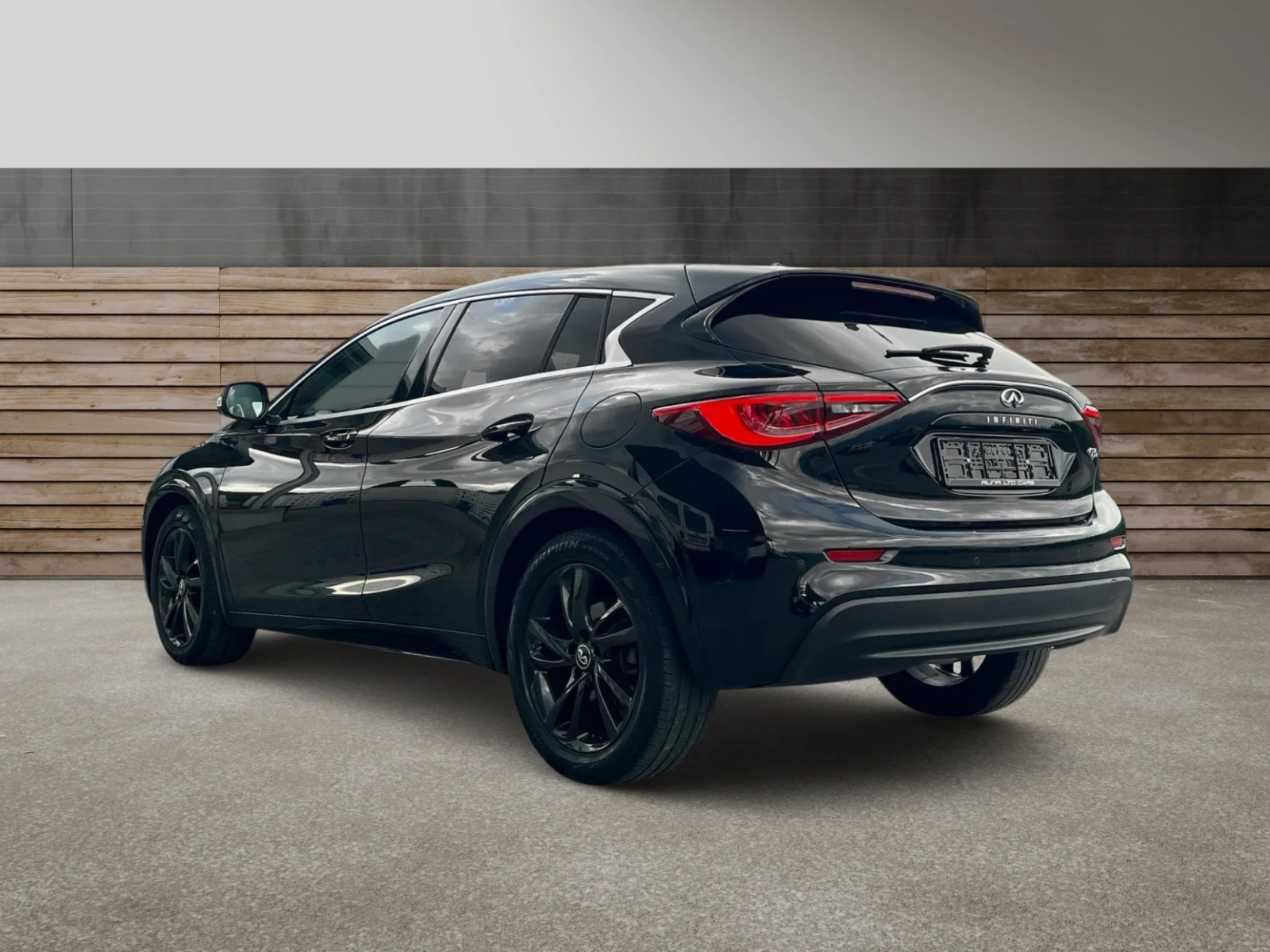 Infiniti Q30 1.5d Premium LED Подгрев Кожа Алакнтара BOSE - изображение 6