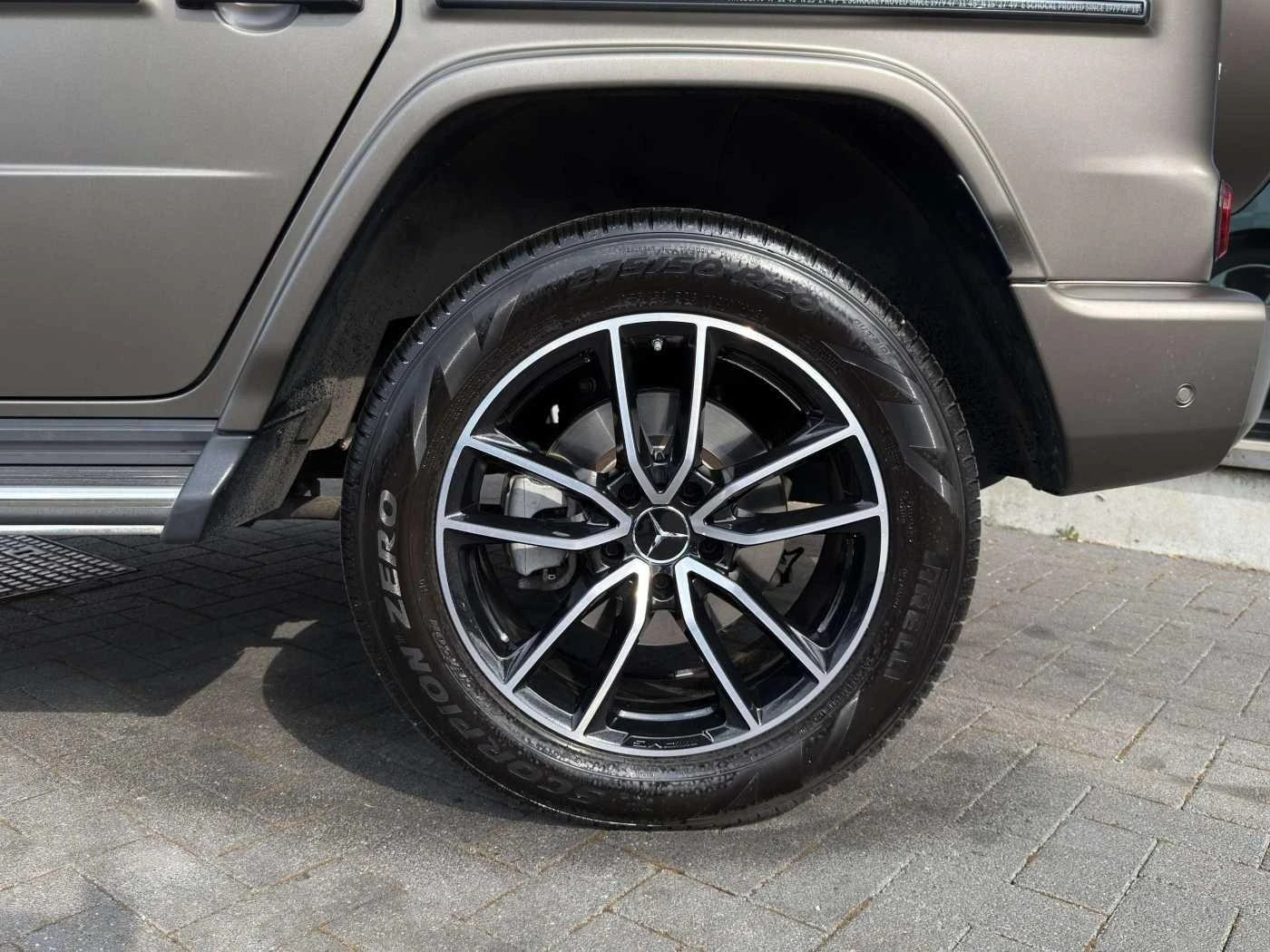 Mercedes-Benz G 400 d/AMG/4M/SCHOKL/G-MANUFAKTUR/MAGNO/NIGHT/EXCLUSIV/ - изображение 4