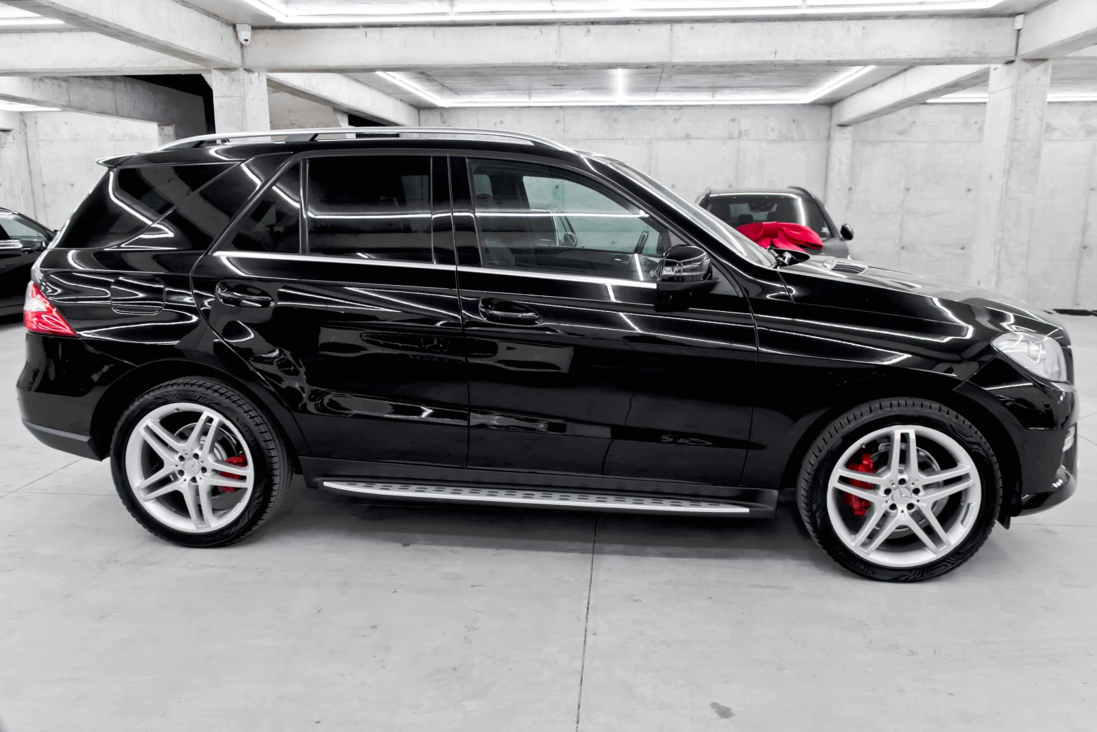 Mercedes-Benz ML 350 D AMG пакет, снимка 4 - Автомобили и джипове - 53959183