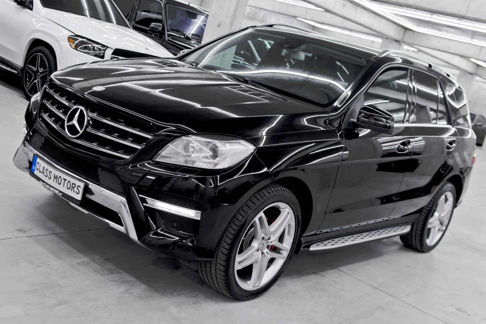 Mercedes-Benz ML 350 D AMG пакет, снимка 2 - Автомобили и джипове - 53959183