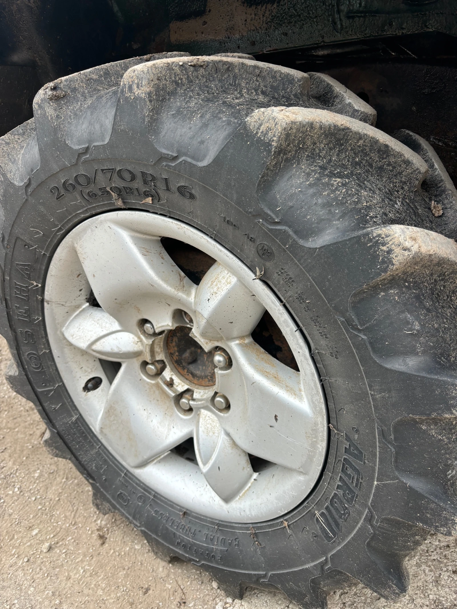 Nissan Terrano 2.7 механично гнп, снимка 5 - Автомобили и джипове - 53989615