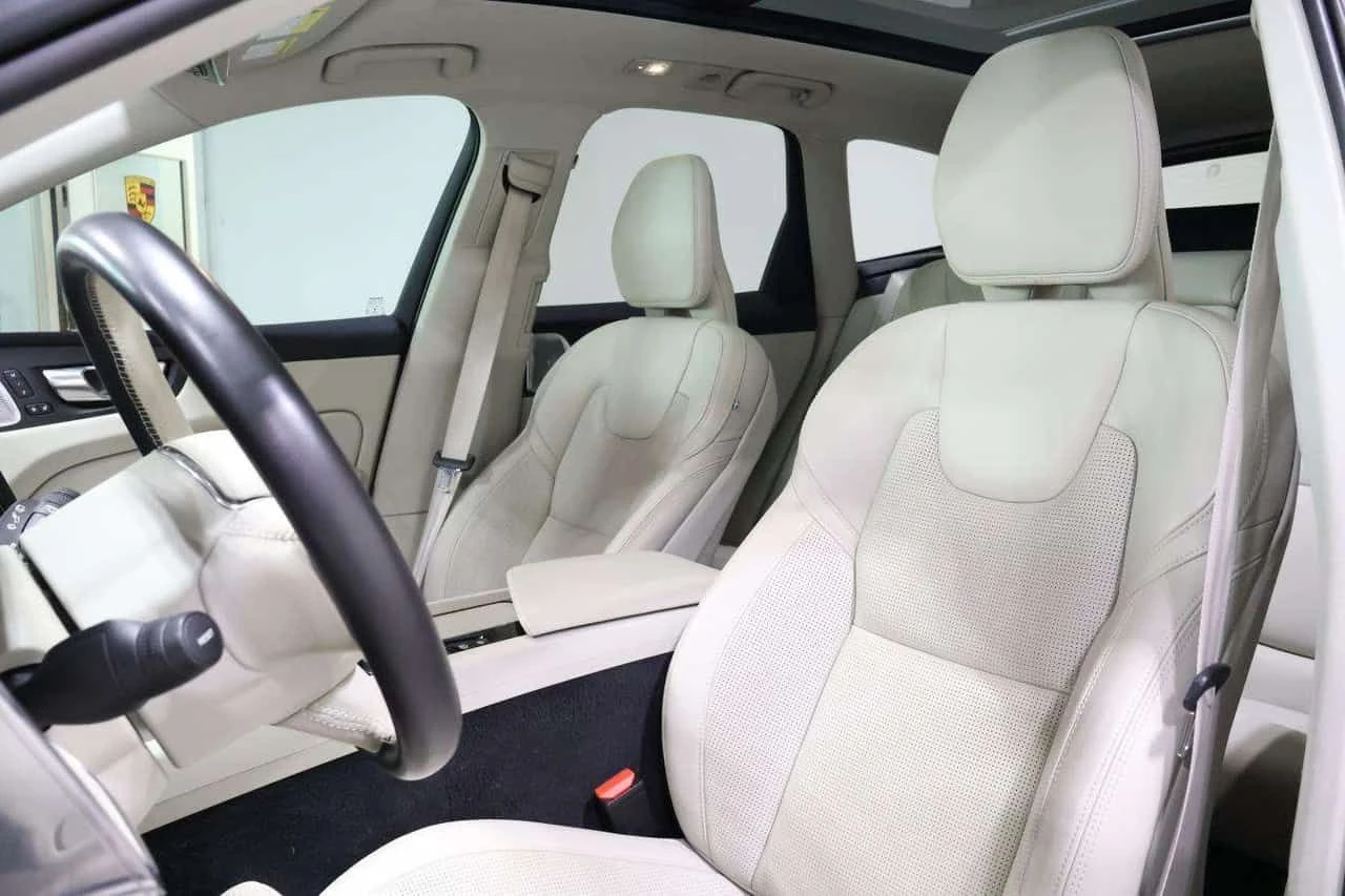 Volvo XC60 * B6 AWD Inscription | DEALER SERVICED | CLEAN CAR, снимка 12 - Автомобили и джипове - 54825794