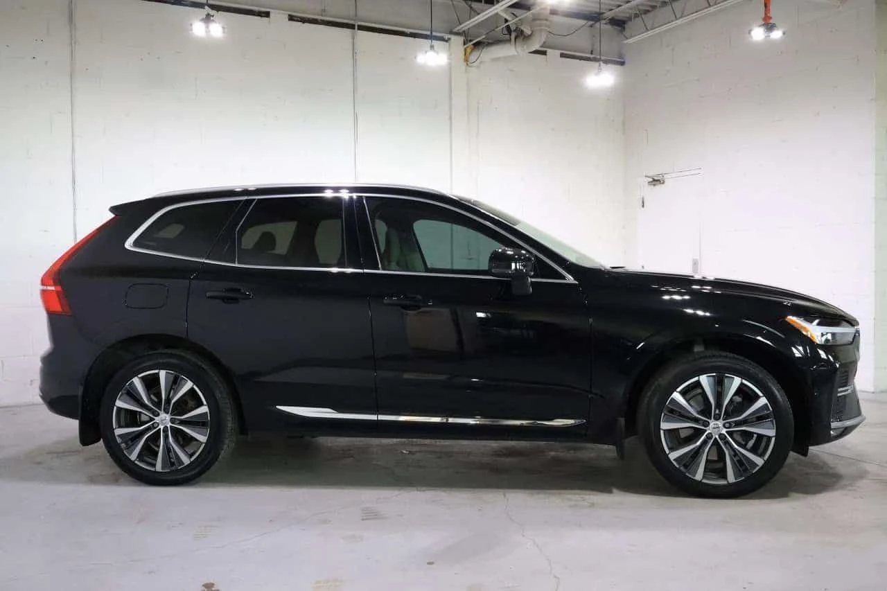 Volvo XC60 * B6 AWD Inscription | DEALER SERVICED | CLEAN CAR, снимка 7 - Автомобили и джипове - 54825794
