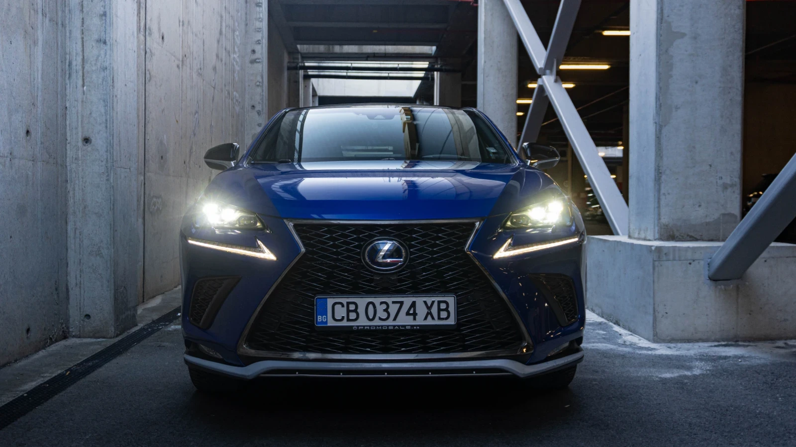 Lexus NX 300h F sport, снимка 2 - Автомобили и джипове - 56602044