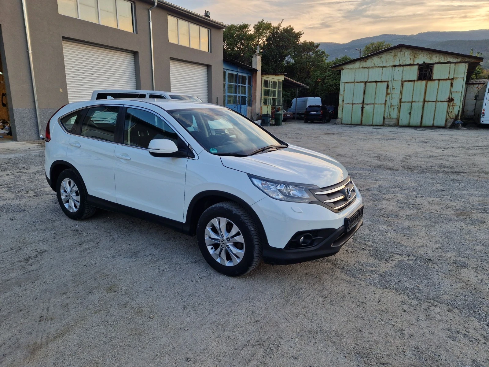 Honda Cr-v 1.6 D, снимка 2 - Автомобили и джипове - 56748954