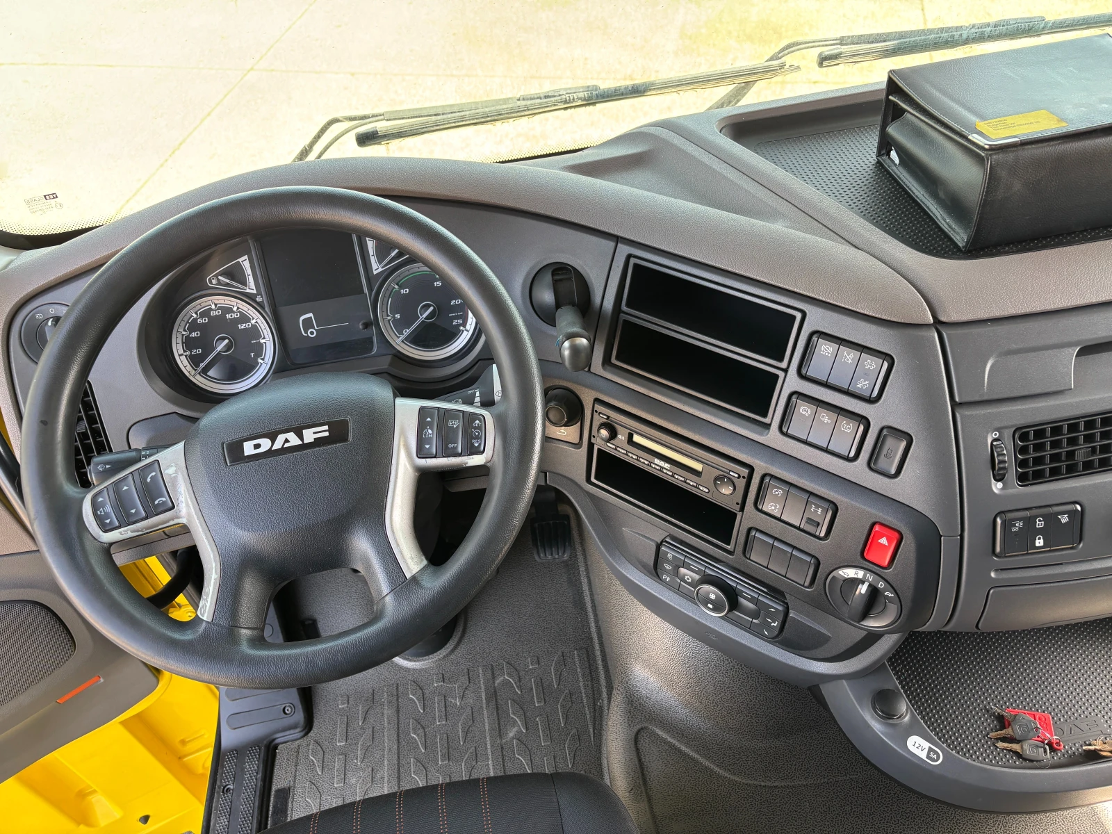 Daf XF 430 с 6 нови гуми, тел: 0036305669818 - изображение 8