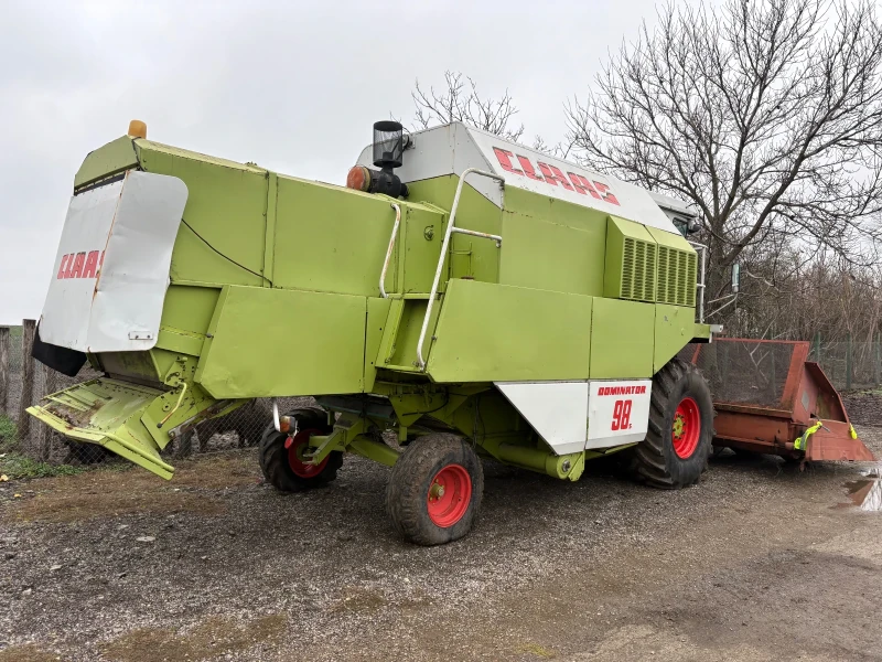Комбайн Claas CLAAS Dom?nator 98 + 3 бр. Хедера, снимка 2 - Селскостопанска техника - 53080985