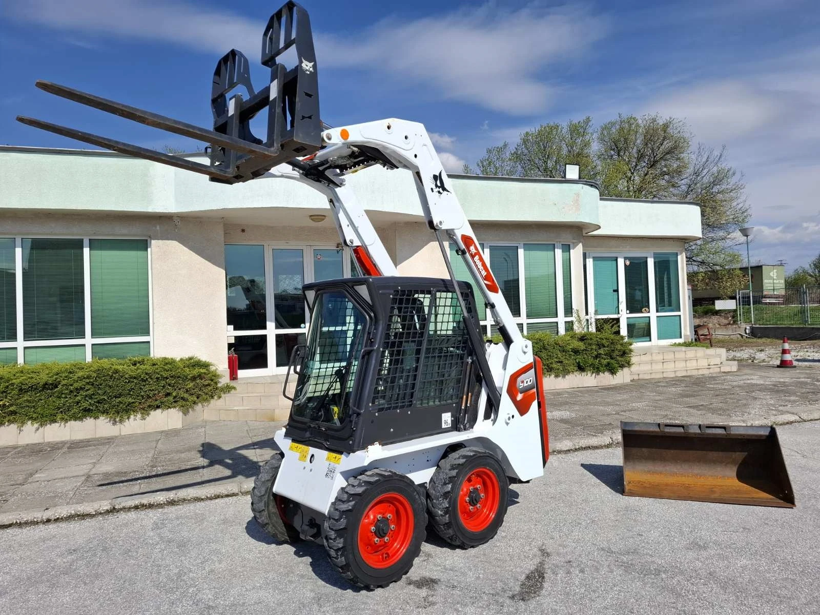 Мини челни товарачи Bobcat S 100 - изображение 5