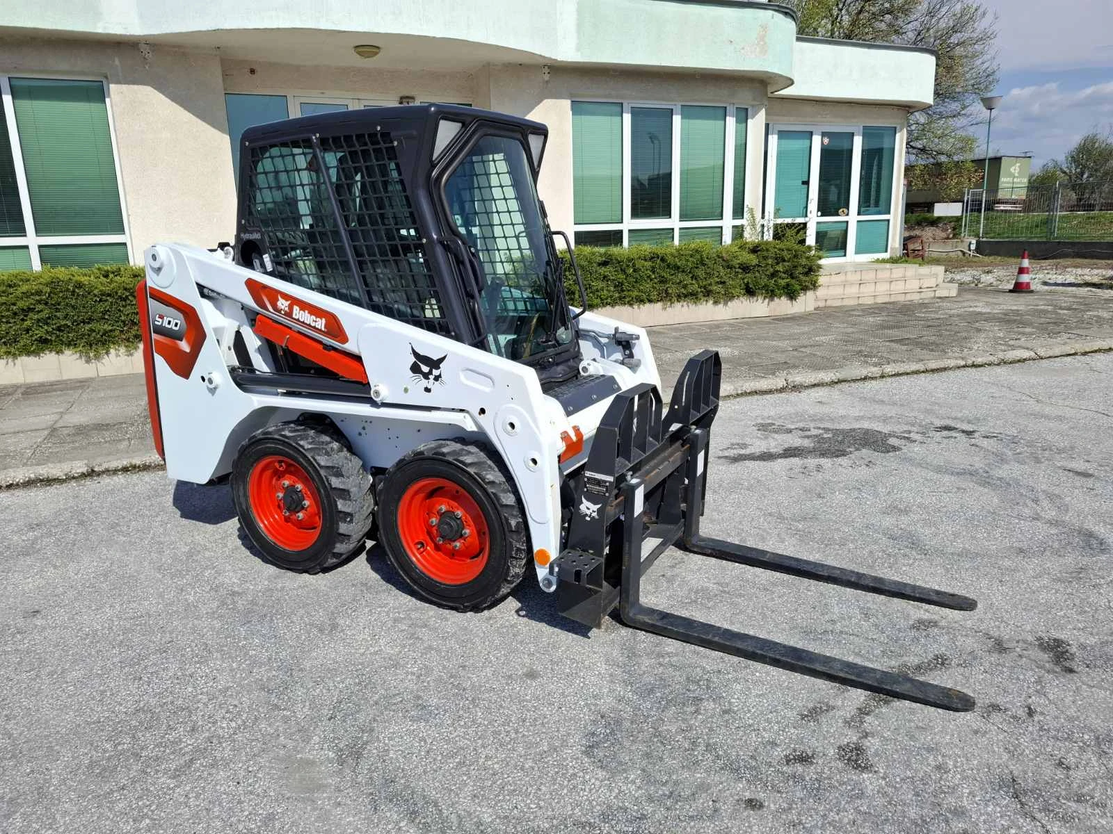 Мини челни товарачи Bobcat S 100 - изображение 3