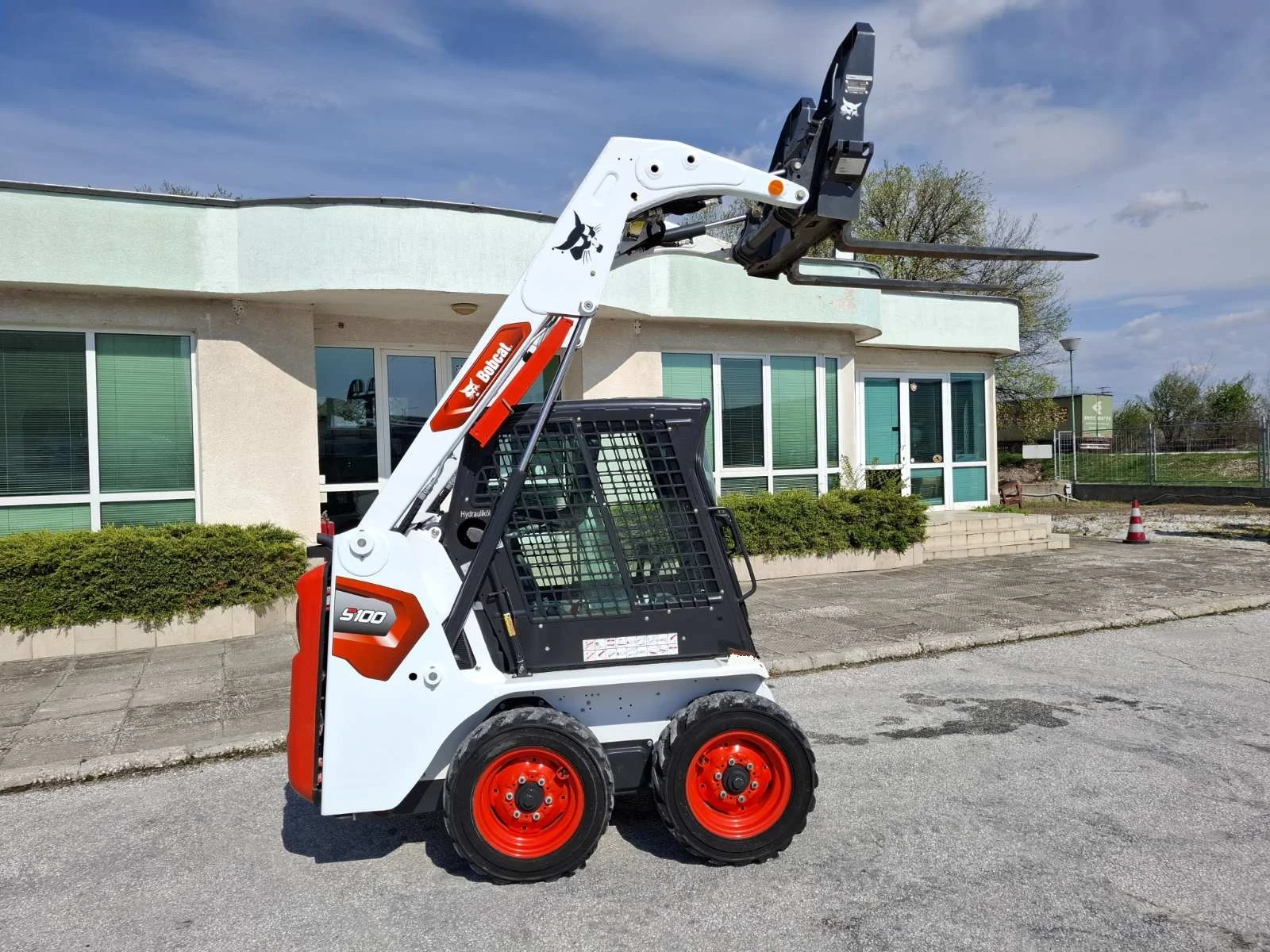 Мини челни товарачи Bobcat S 100 - изображение 7