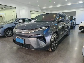 ������ BYD Tang