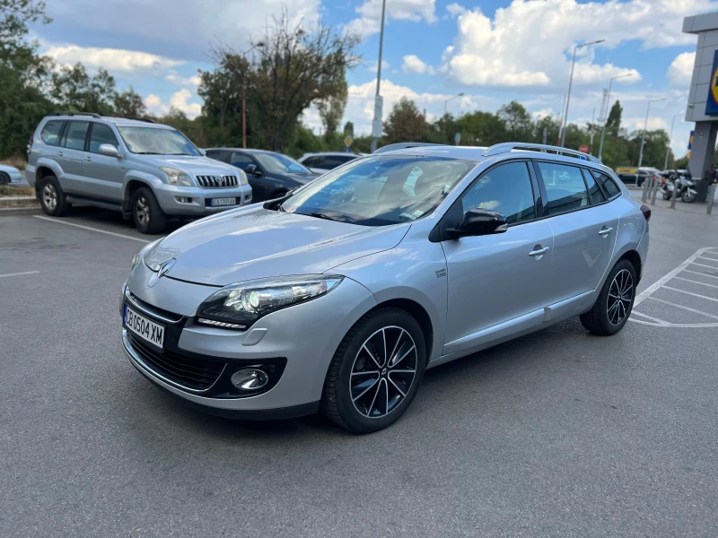 Renault Megane, снимка 1 - Автомобили и джипове - 48159293