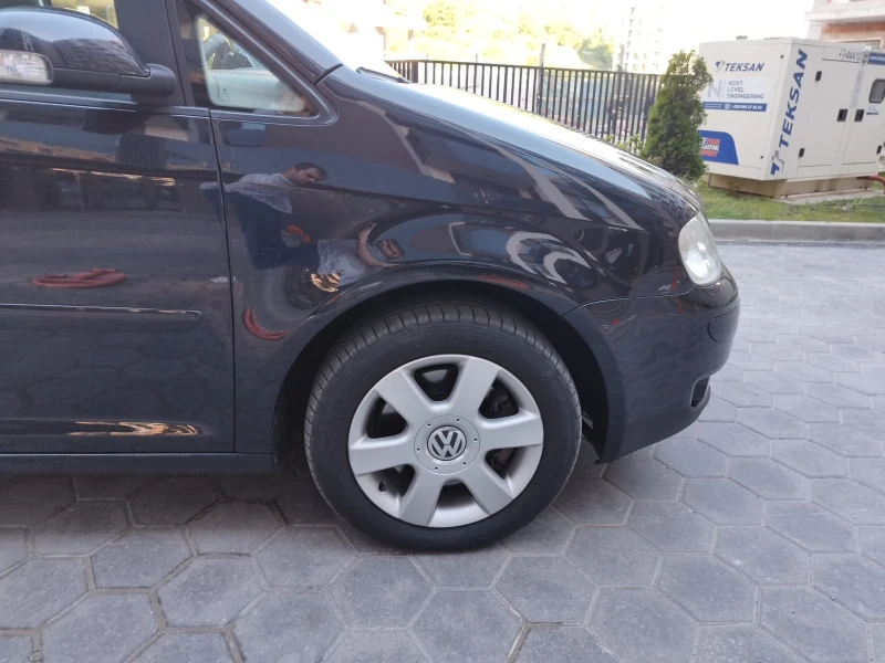 VW Touran 2.0 TDI, снимка 10 - Автомобили и джипове - 49121086