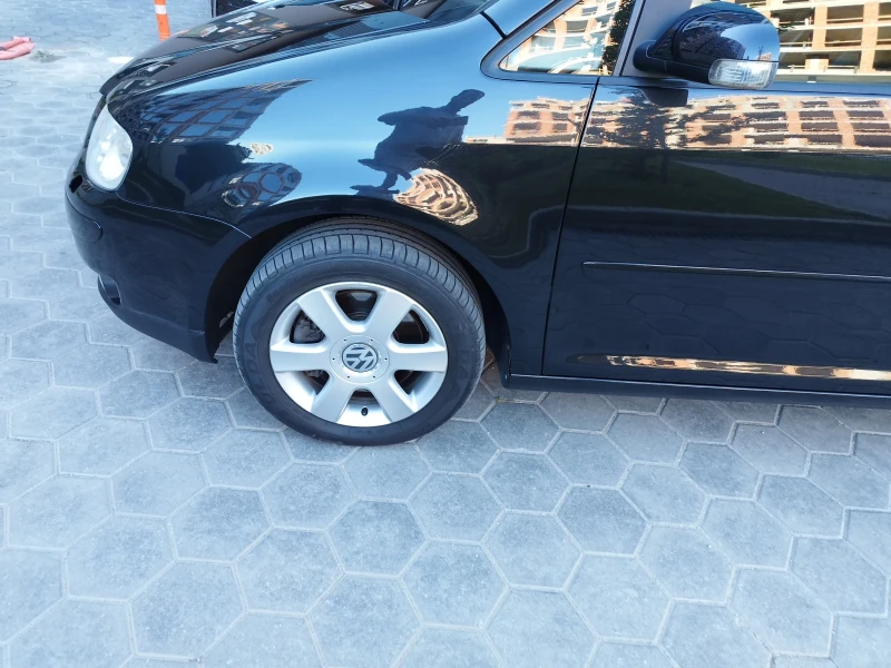 VW Touran 2.0 TDI, снимка 12 - Автомобили и джипове - 49121086