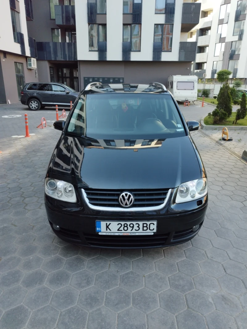 VW Touran 2.0 TDI, снимка 5 - Автомобили и джипове - 49121086