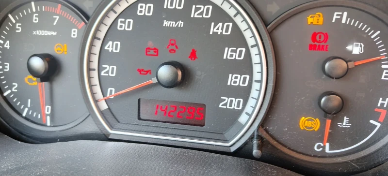 Suzuki Swift 1.3 m13a, снимка 7 - Автомобили и джипове - 51184383