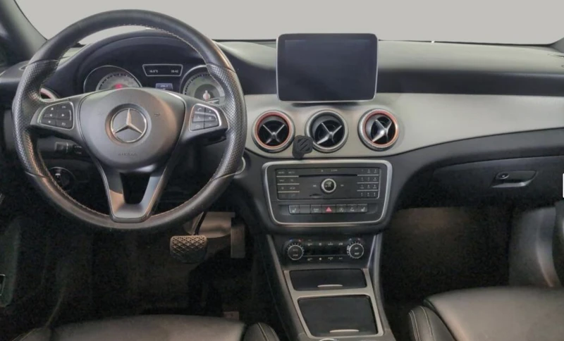 Mercedes-Benz CLA 250 4MATIC* Автокредит* , снимка 13 - Автомобили и джипове - 52749843