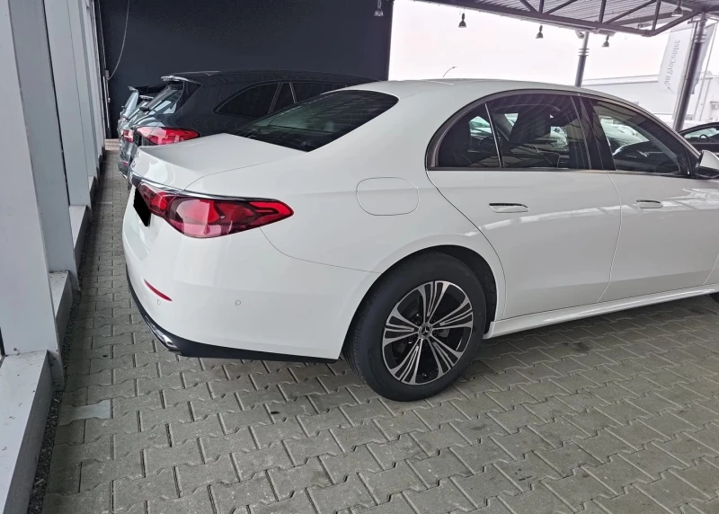 Mercedes-Benz E 200, снимка 4 - Автомобили и джипове - 52627808