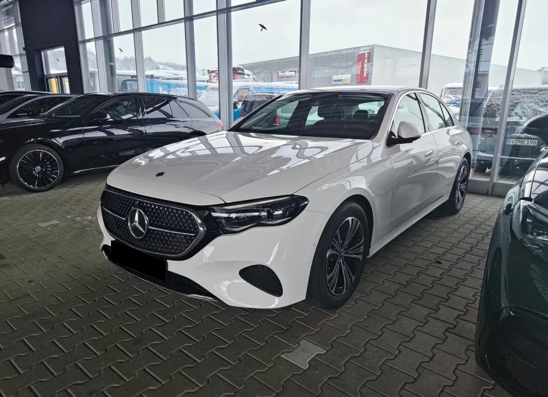 Mercedes-Benz E 200, снимка 3 - Автомобили и джипове - 52627808