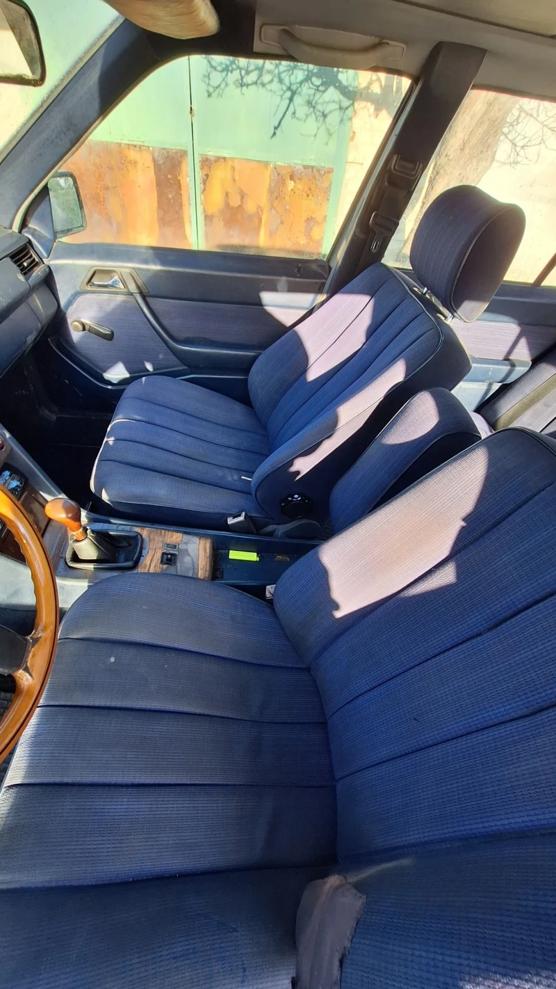 Mercedes-Benz 124 200e, снимка 10 - Автомобили и джипове - 52787823