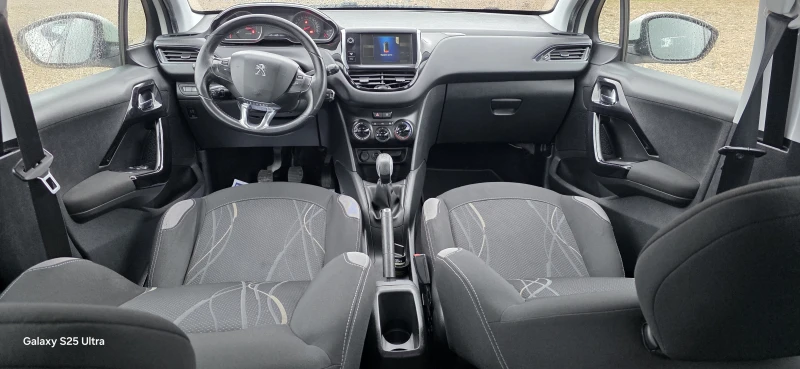 Peugeot 208 1.6 BlueHDI, снимка 14 - Автомобили и джипове - 53024666